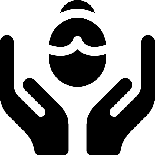 Schwarzes Symbol zweier Hände, die sich nach oben krümmen, mit einem abstrakten Babygesicht darüber, das Fürsorge, Schutz oder Kindersicherheit symbolisiert.